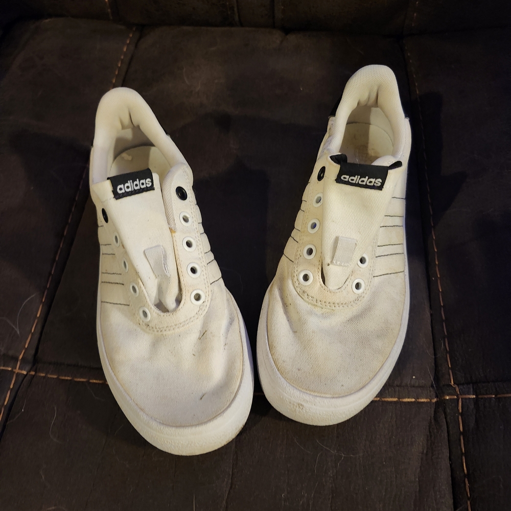 Adidas GZ3332 Vulcraid3R Skateboarding Sneaker Shoes Cloud White Sz 5.5